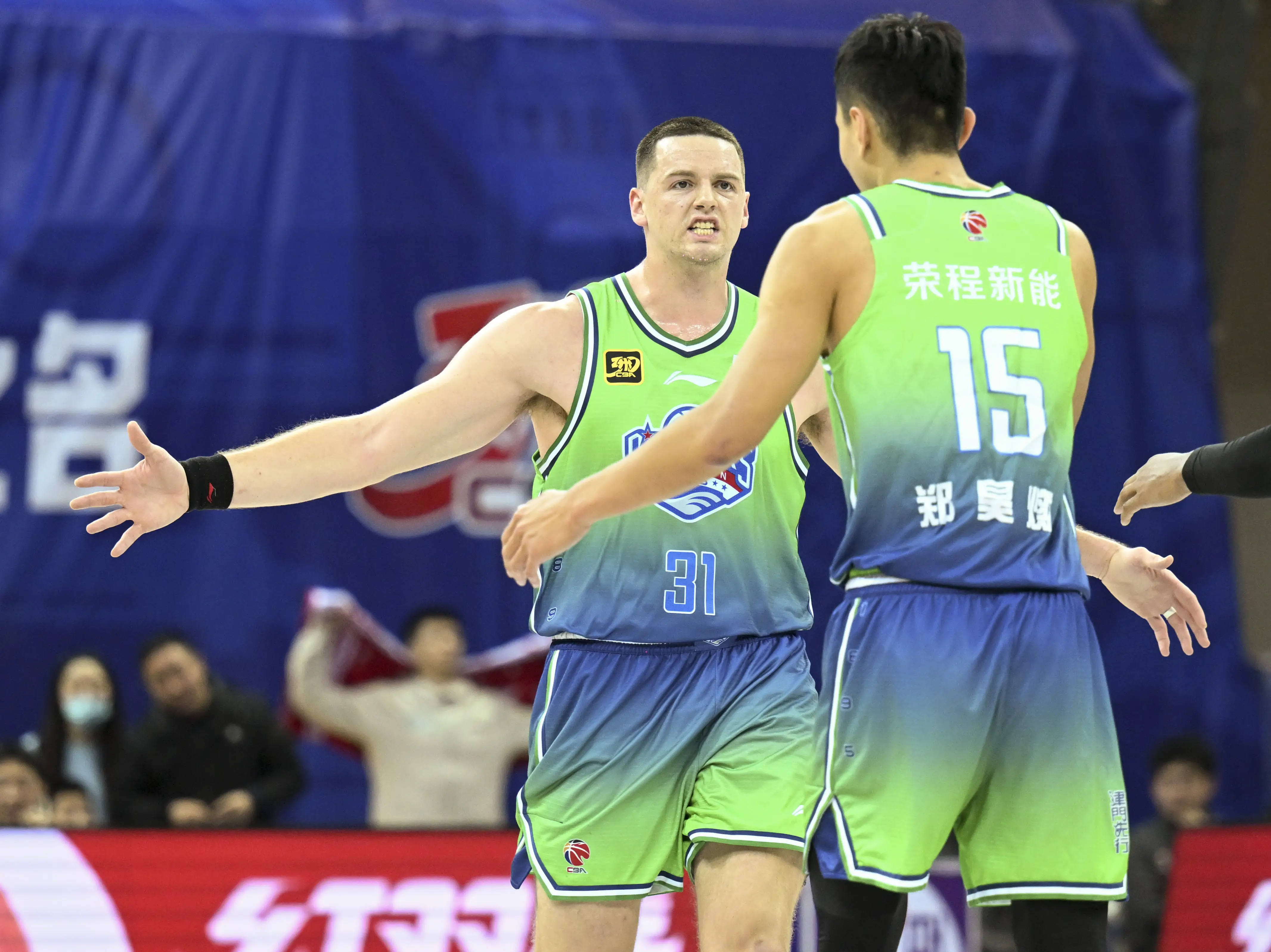 今晨CBA常规赛焦点战，法兰克福调整名单，球迷炸锅，轮换策略成焦点的简单介绍-问鼎网址