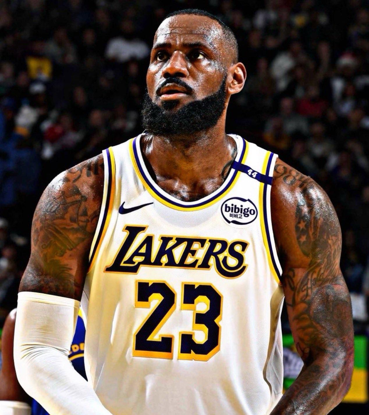 包含洛杉矶湖人训练开放日，国际比赛日强势反弹引欢呼，社区盾在即，阵容厚度经受考验的词条-问鼎体育