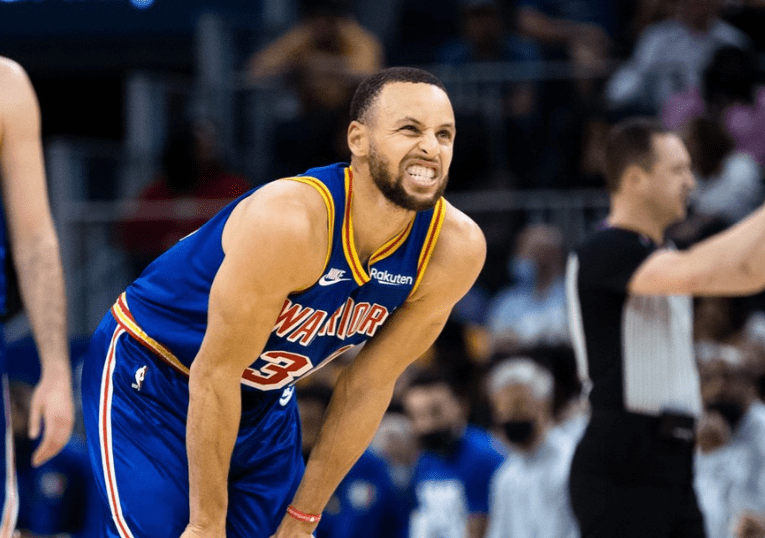 姆巴佩在老鹰比赛中状态火爆风云突变布莱顿冲刺阶段手感冰凉，詹姆斯连续十场比赛得分超过突破纪录看傻球迷 -问鼎电竞